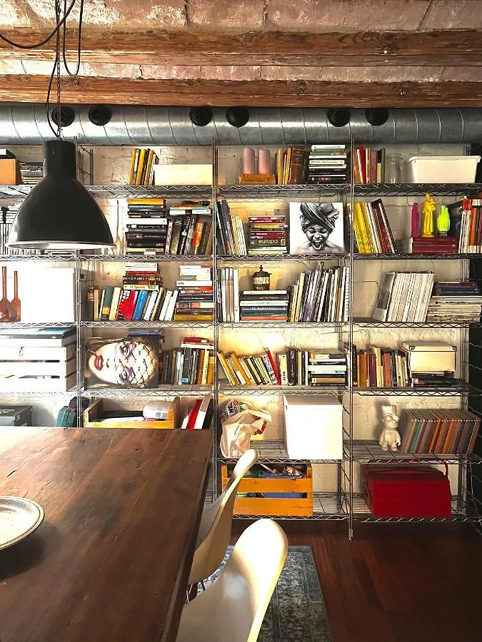 Artsy-Stylish Apartment In The Heart Of Barselona İspanya