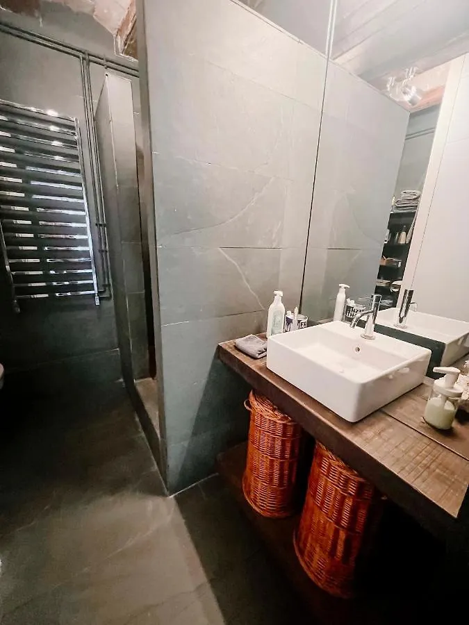 Artsy-Stylish Apartment In The Heart Of Barselona
