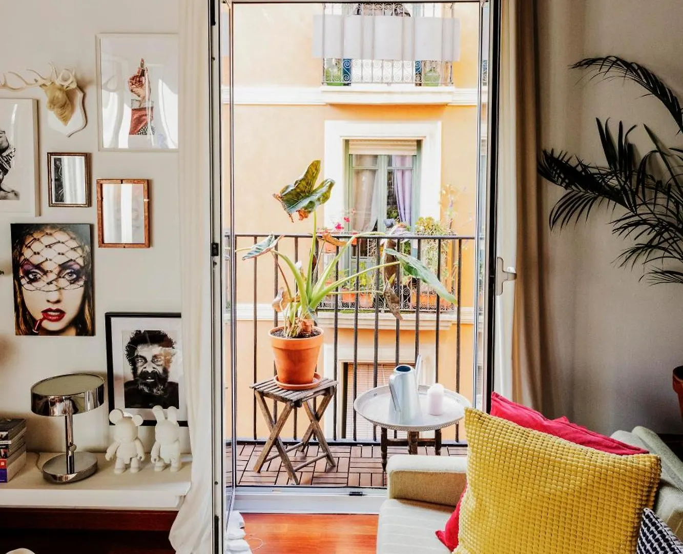Artsy-Stylish Apartment In The Heart Of Barcelona Spain