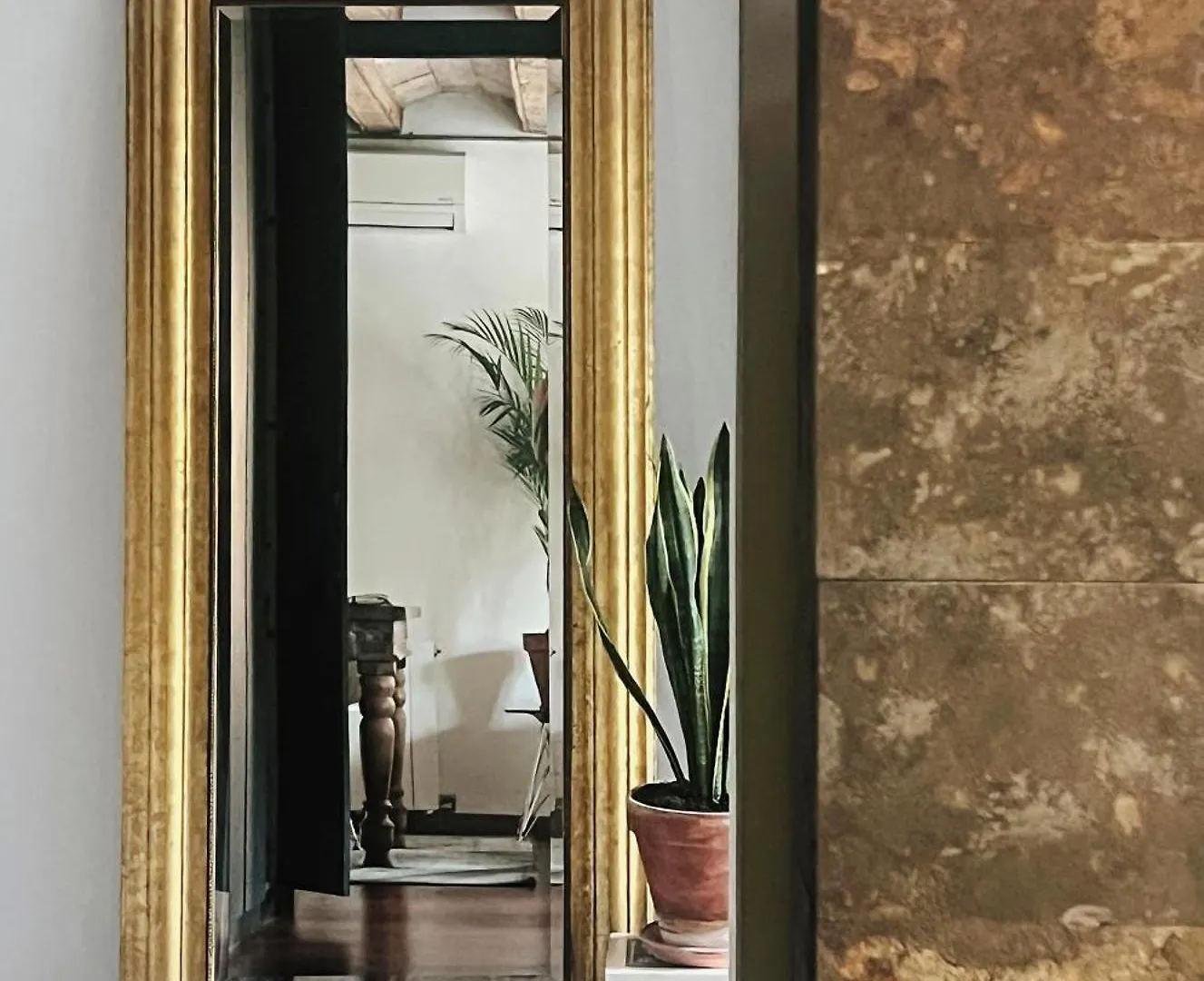 Artsy-Stylish Apartment In The Heart Of Barselona İspanya